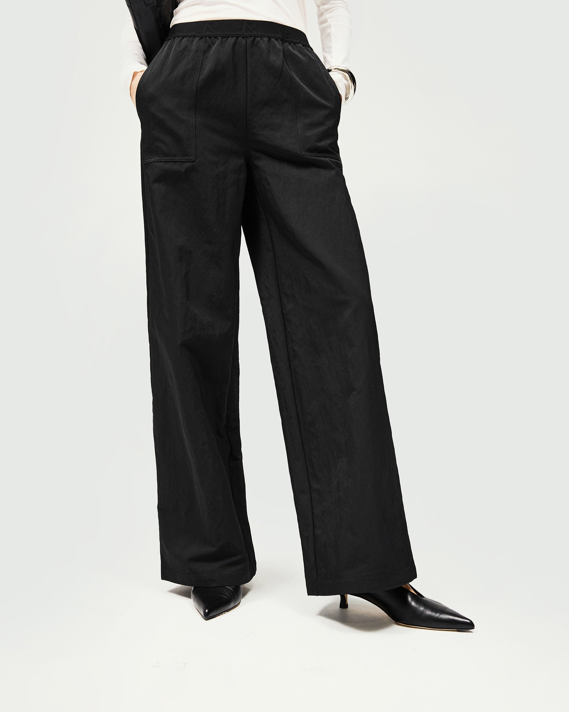 Subway Jogger - Jet Black