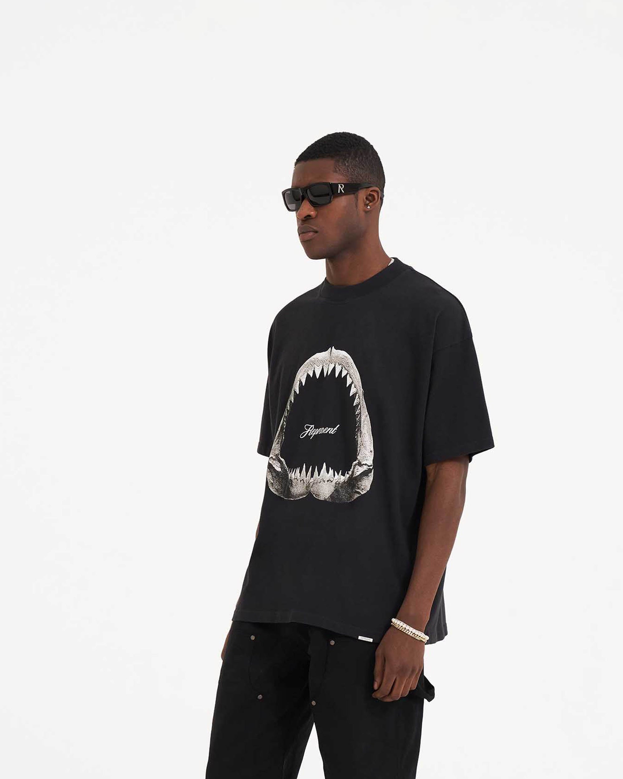 Shark Jaws T-Shirt | Off Black T-Shirts SS23 | Represent Clo