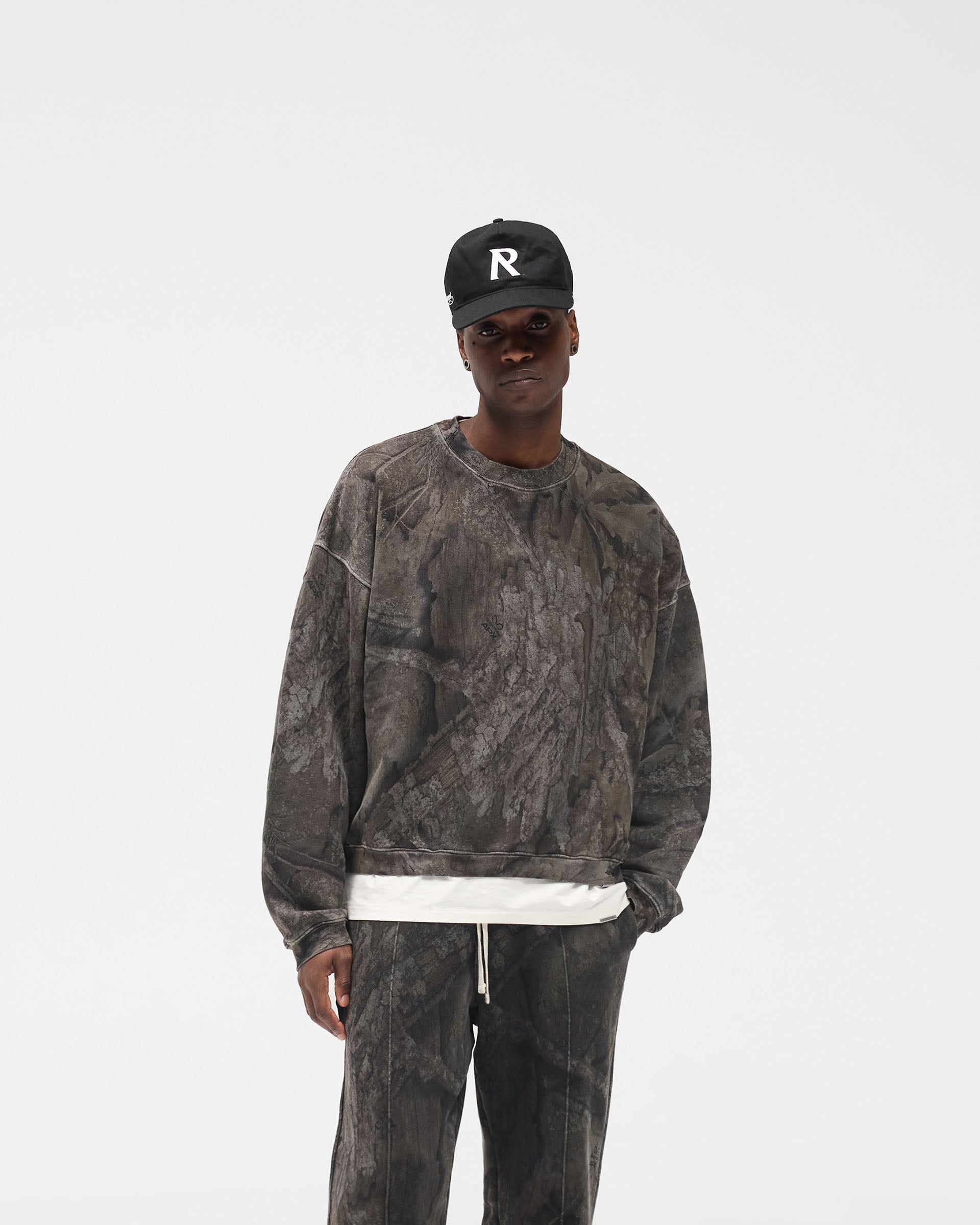 Initial_Overdye_Realtree__Boxy_Sweater_-_Overdyed_Black_03.jpg