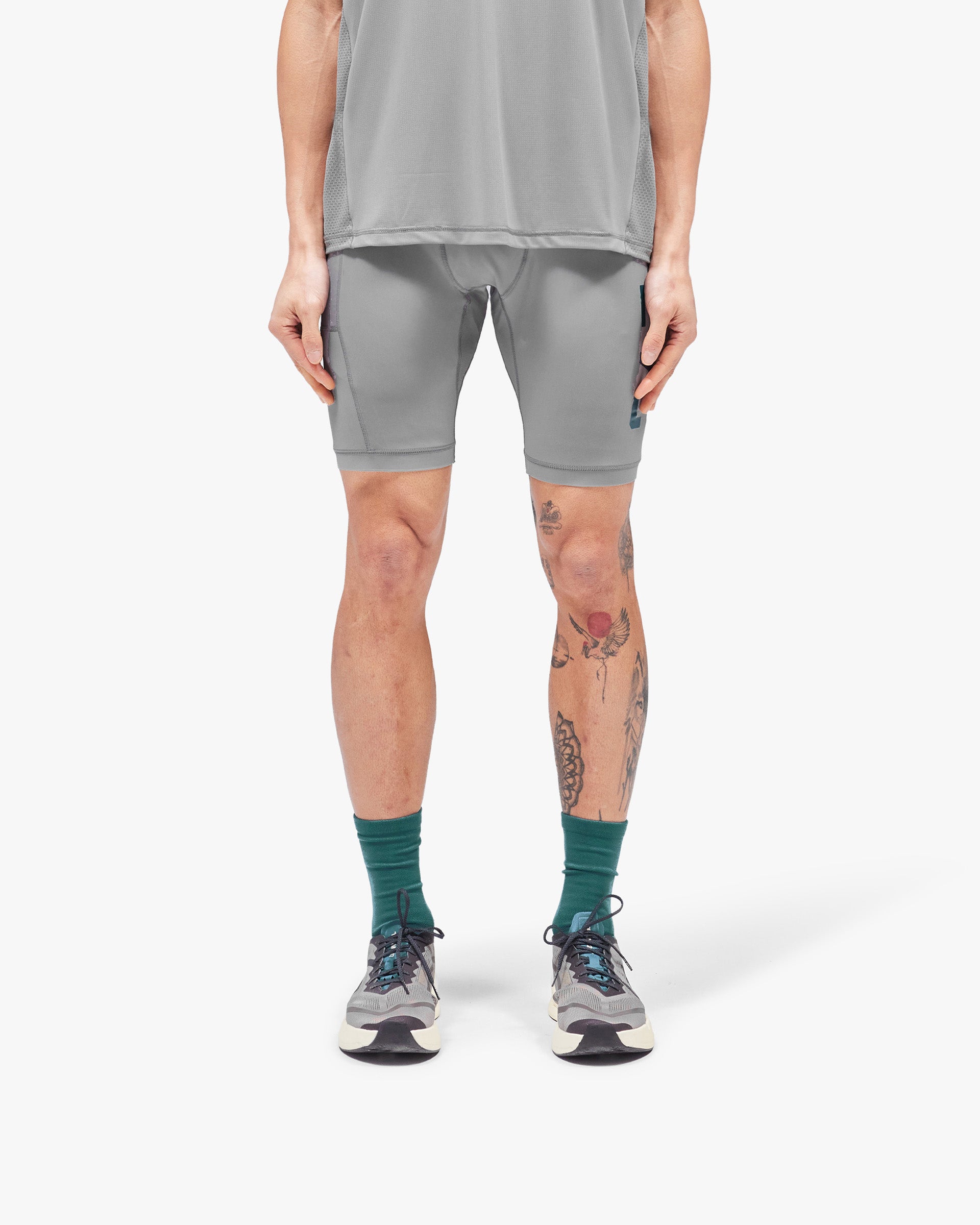 247_Cargo_Half_Tight_-_Graphite_Grey_03.jpg