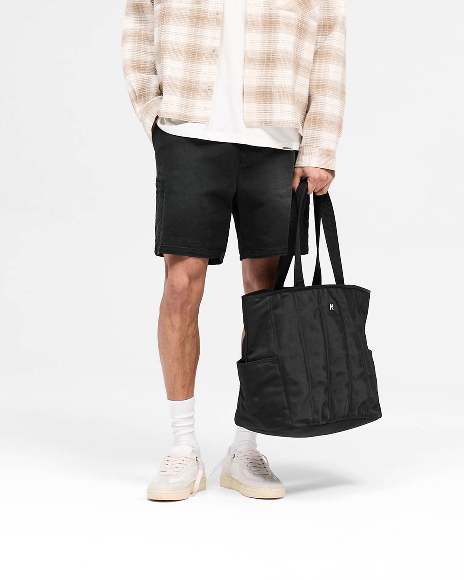 Season Cargo Short - Jet Black