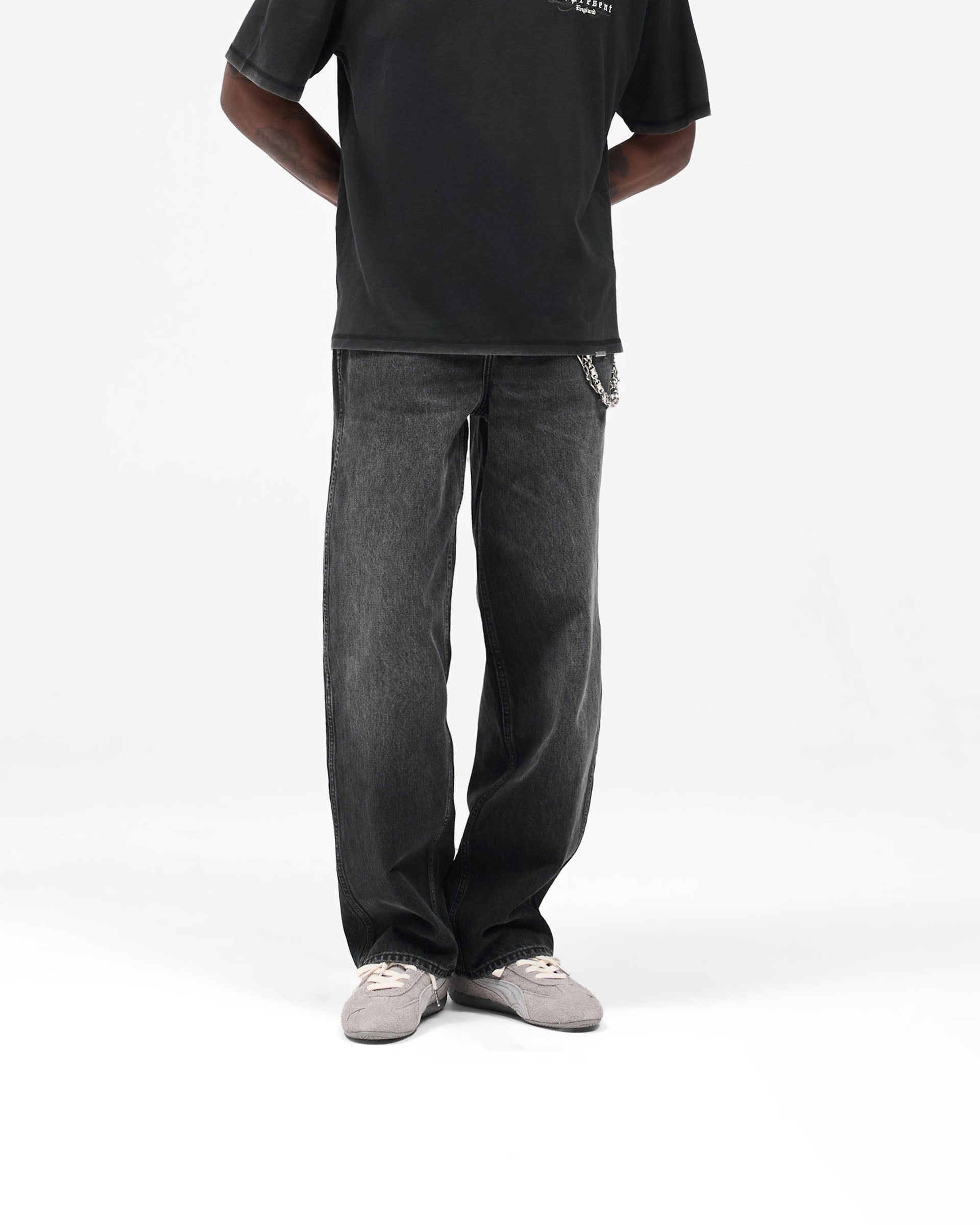 R3_Baggy_Denim_-_Aged_Black_02.jpg