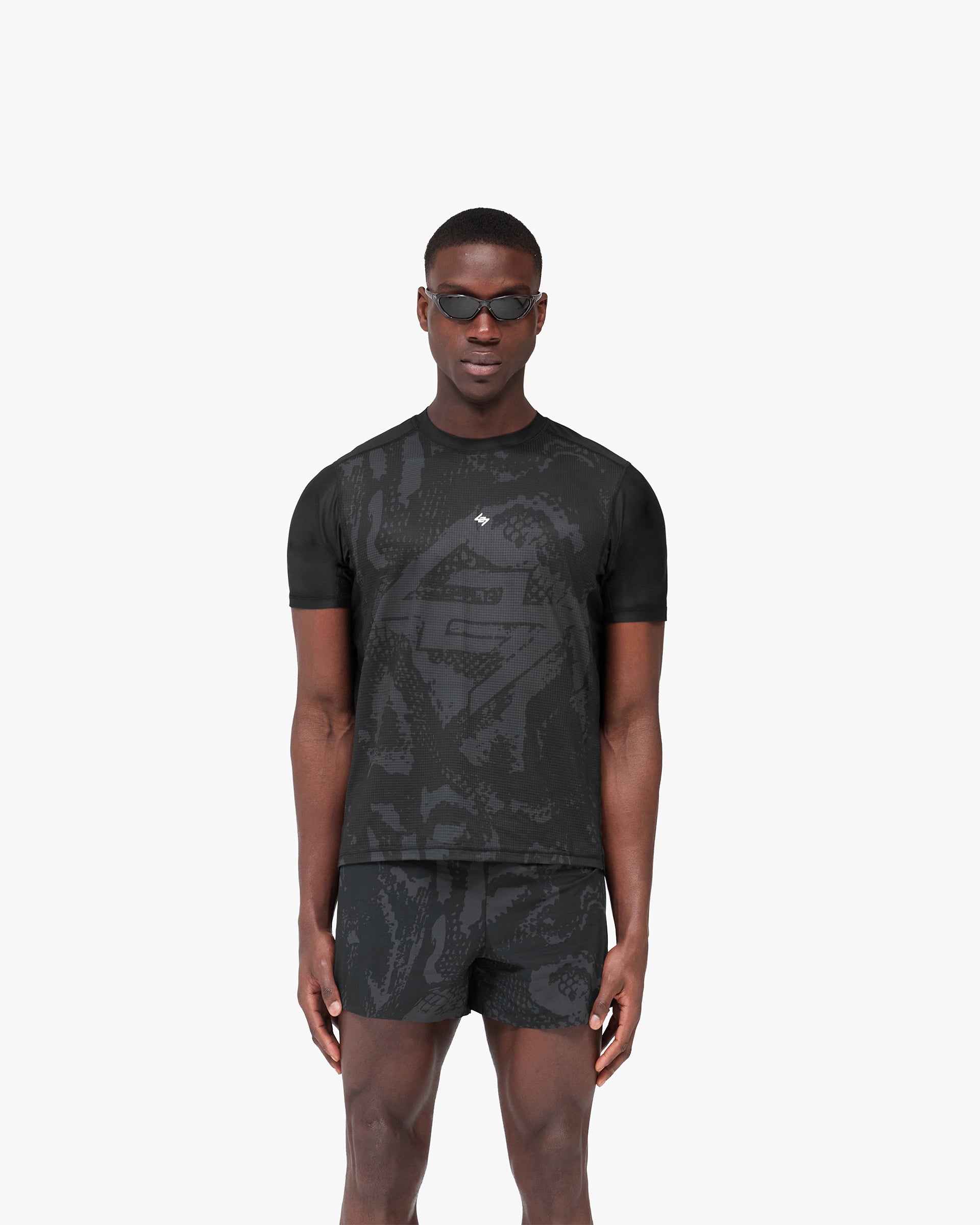 247_Manchester_T-Shirt_-_Black_03.jpg