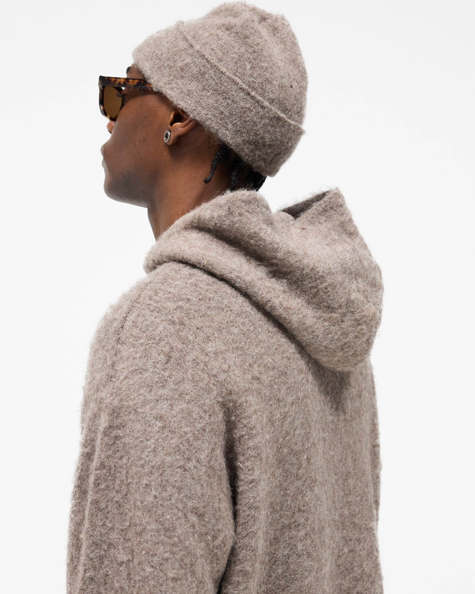 _0056_DROP 2 MODEL_0001s_0101_Hue_Saturation 148.jpg