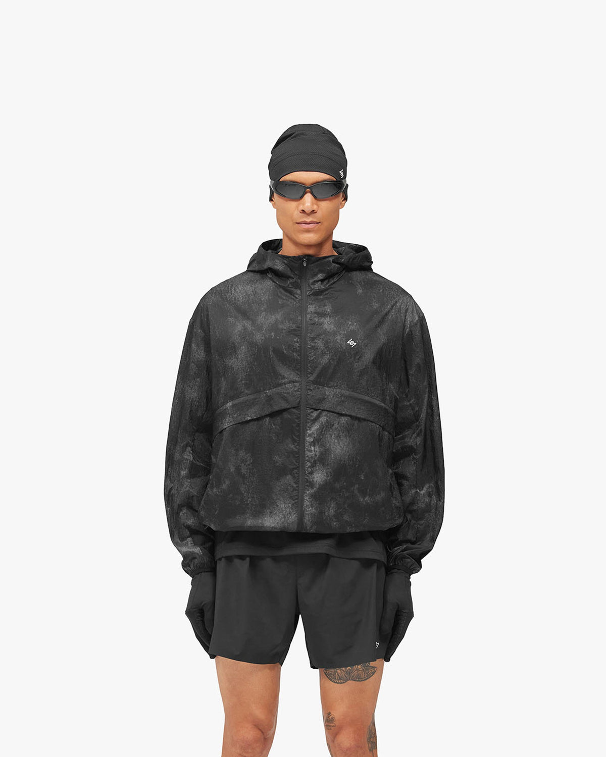 247 Trail Windbreaker - Graphene - Cropped Model - Front