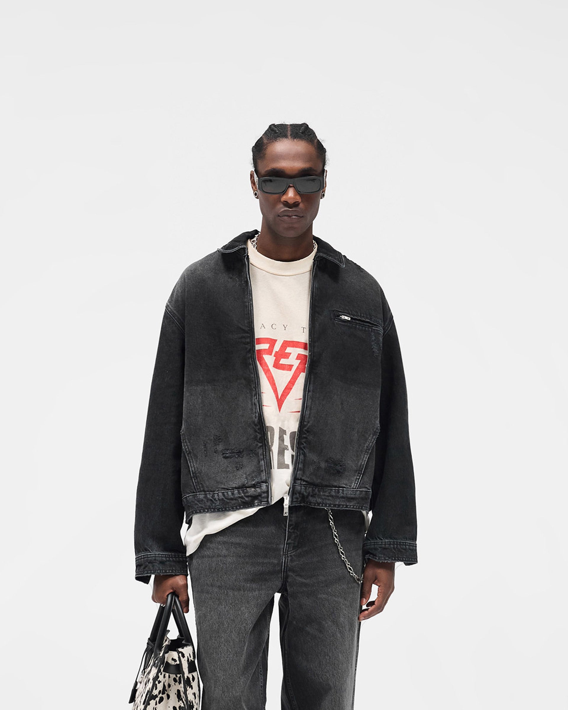 _0004__0030_FW MODEL ECOM DROP 10133 1.jpg