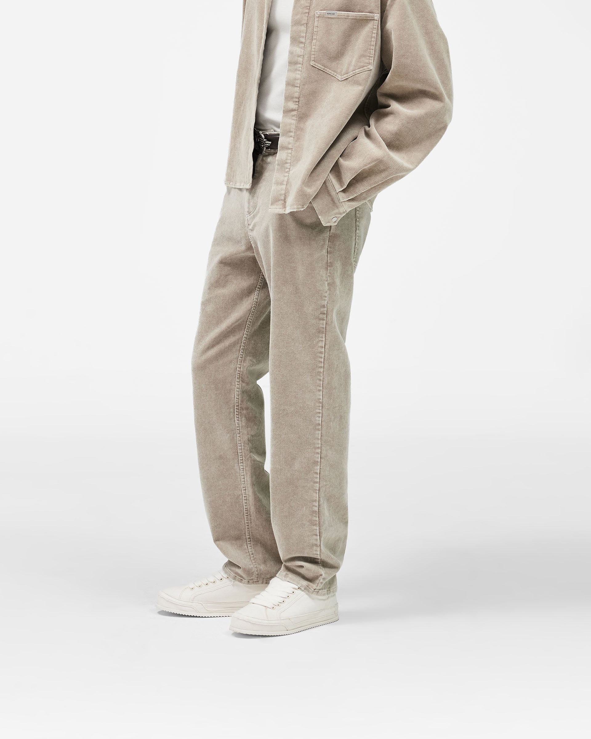 R2_Corduroy_Pant_-_Vintage_Khaki_02.jpg