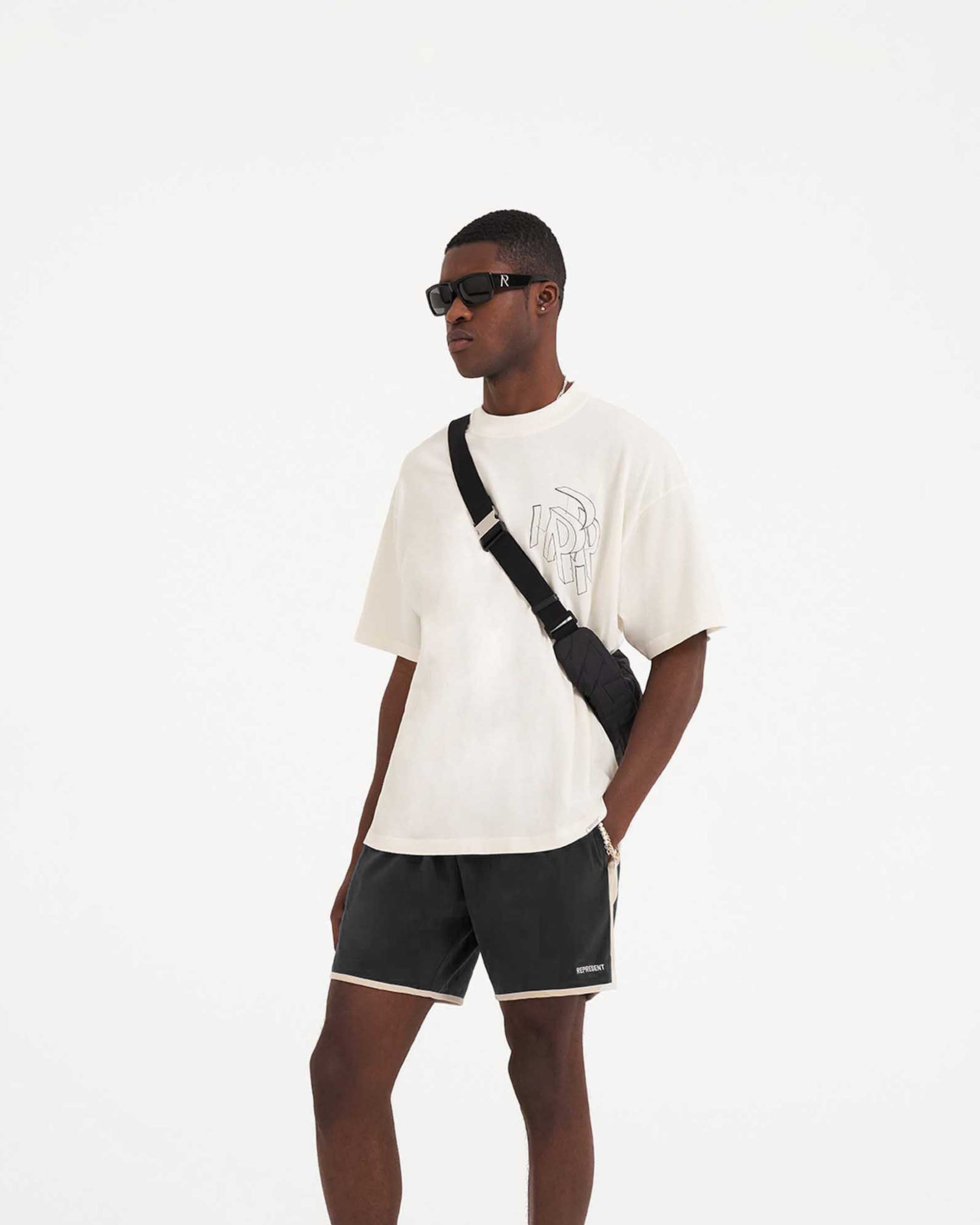 Souvenir Shorts | Black Shorts SS23 | Represent Clo