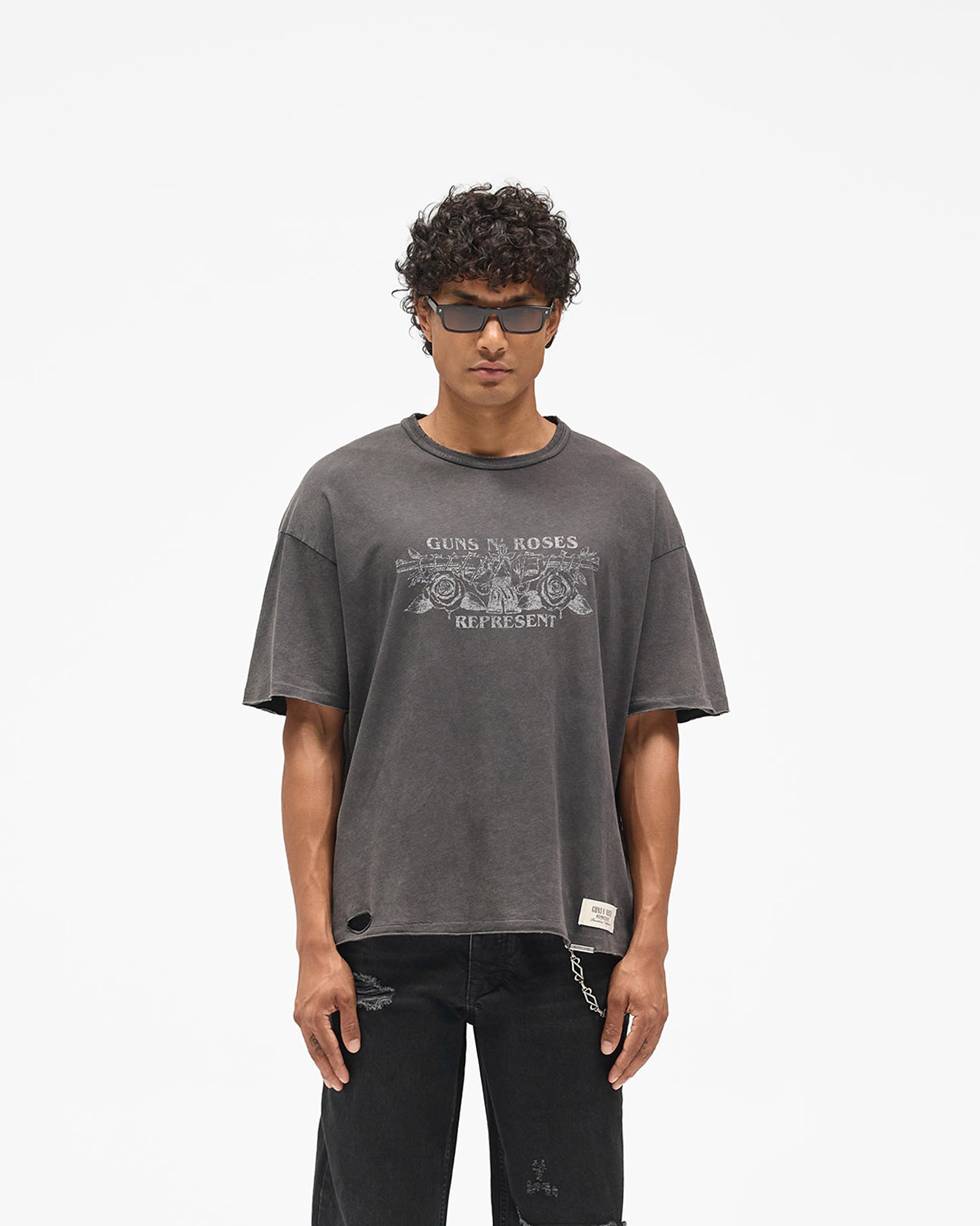 Represent_X_Guns_N__Roses_Lock_Up_T-Shirt_-_Vintage_Black_03.jpg