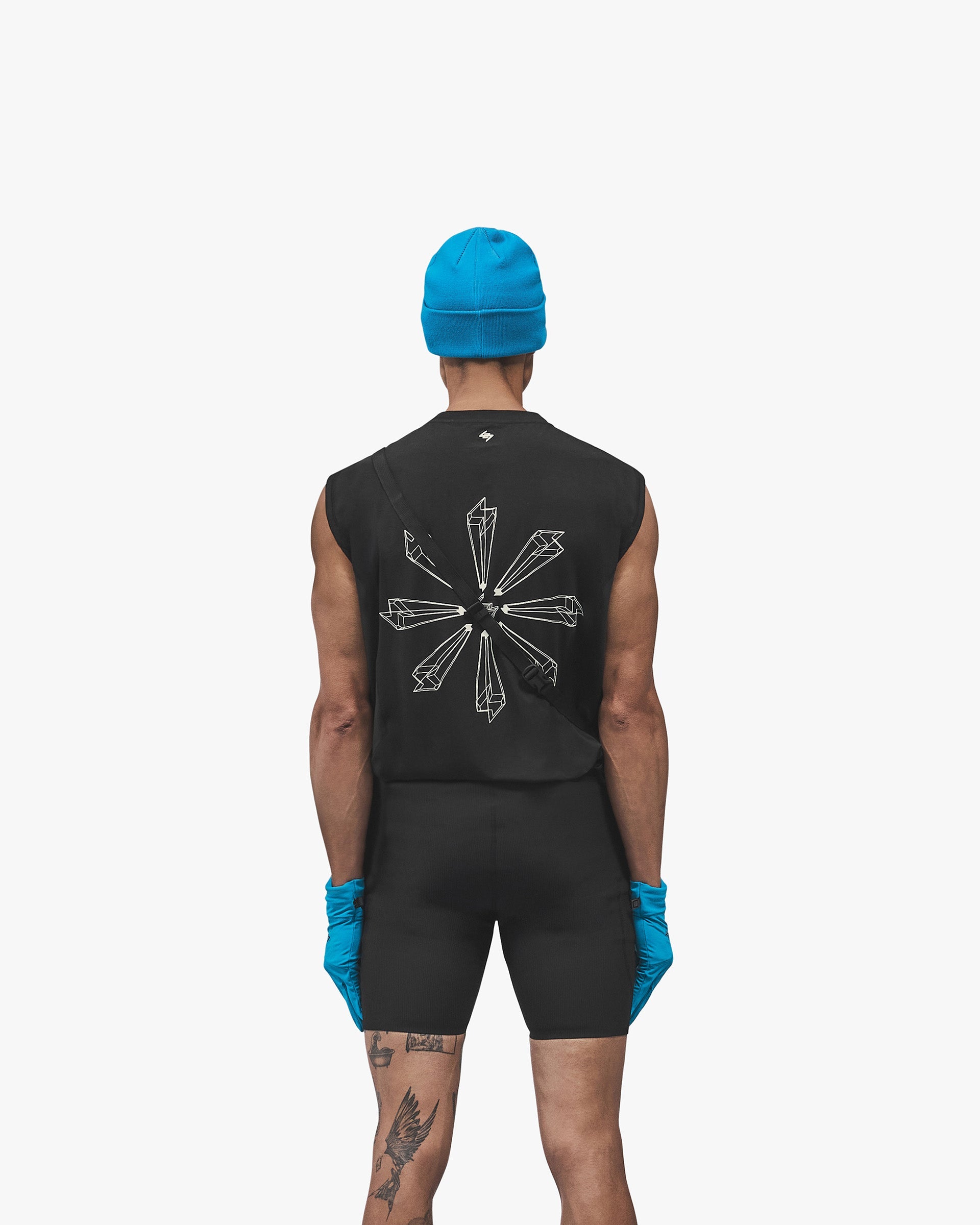 247_Uprising_Oversized_Tank_-_Black_05.jpg